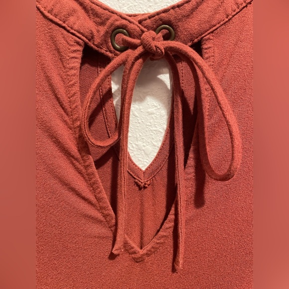 Women’s dress top with lacy sleeves - Picture 4 of 5